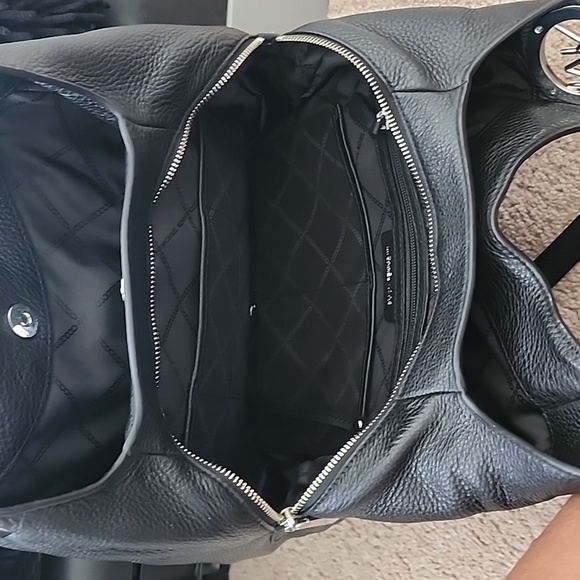 B0187 - Picture 3 of 5